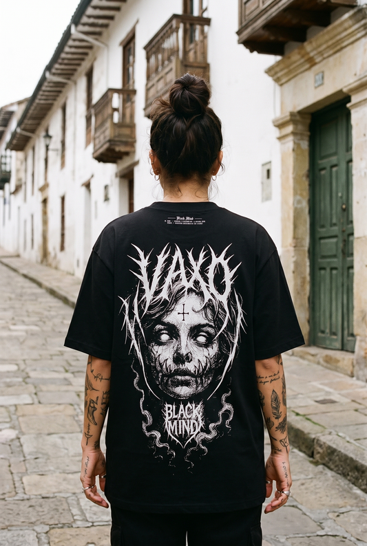 Camiseta Black Mind VAXO — espalda con modelo