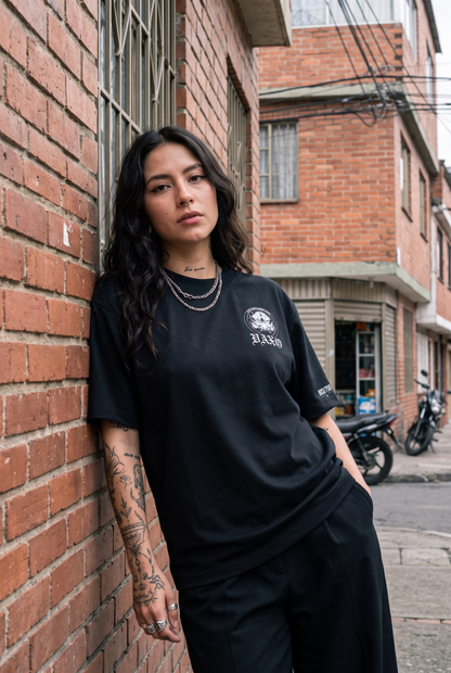 Camiseta Hannya VAXO — frente con emblema